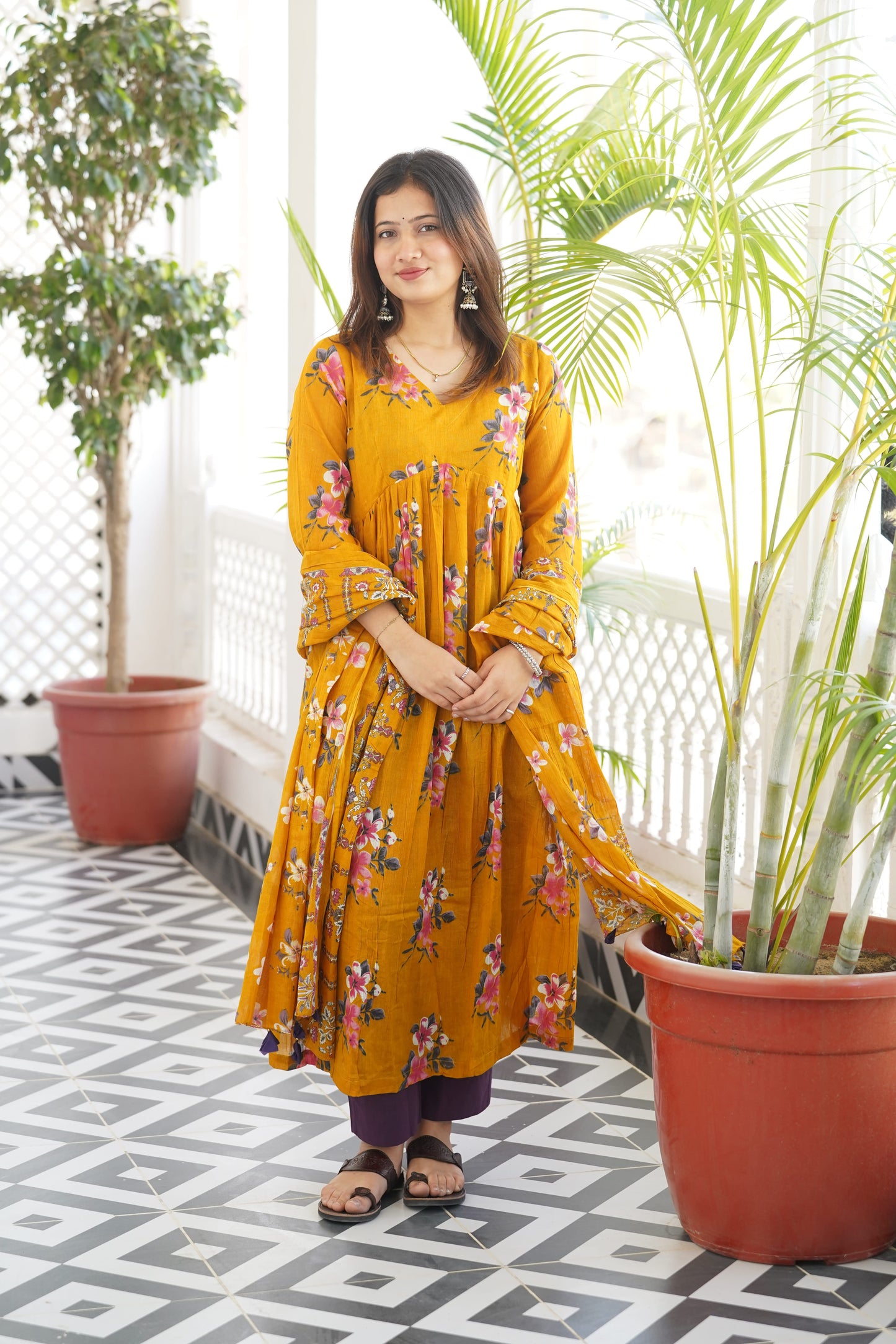 "Kanak" Mulmul alia kurti with plain pant and Mulmul dupatta