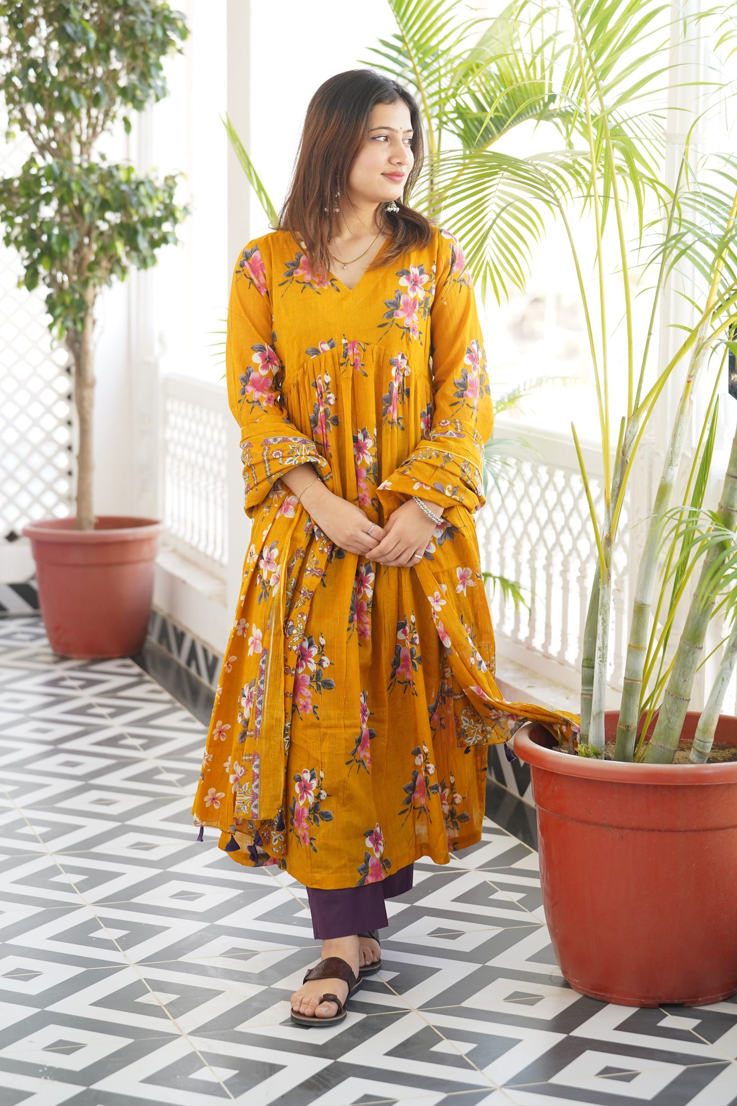 "Kanak" Mulmul alia kurti with plain pant and Mulmul dupatta