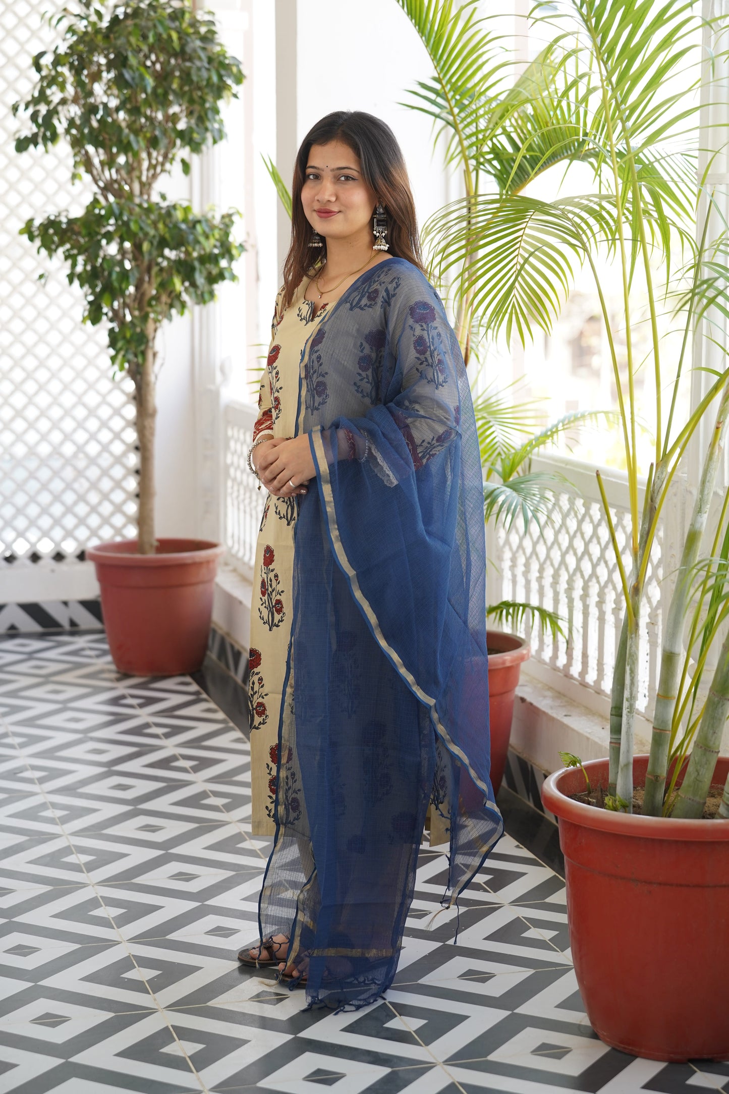"Sandhya" Block Straight Kurti And Plain Pant With plain Kota Doriya Dupatta