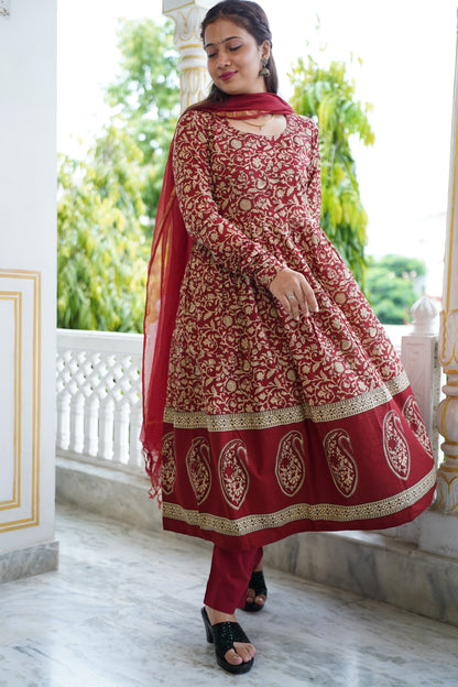 HEER Maroon Cotton Suit Set With Kota Doriya Dupatta