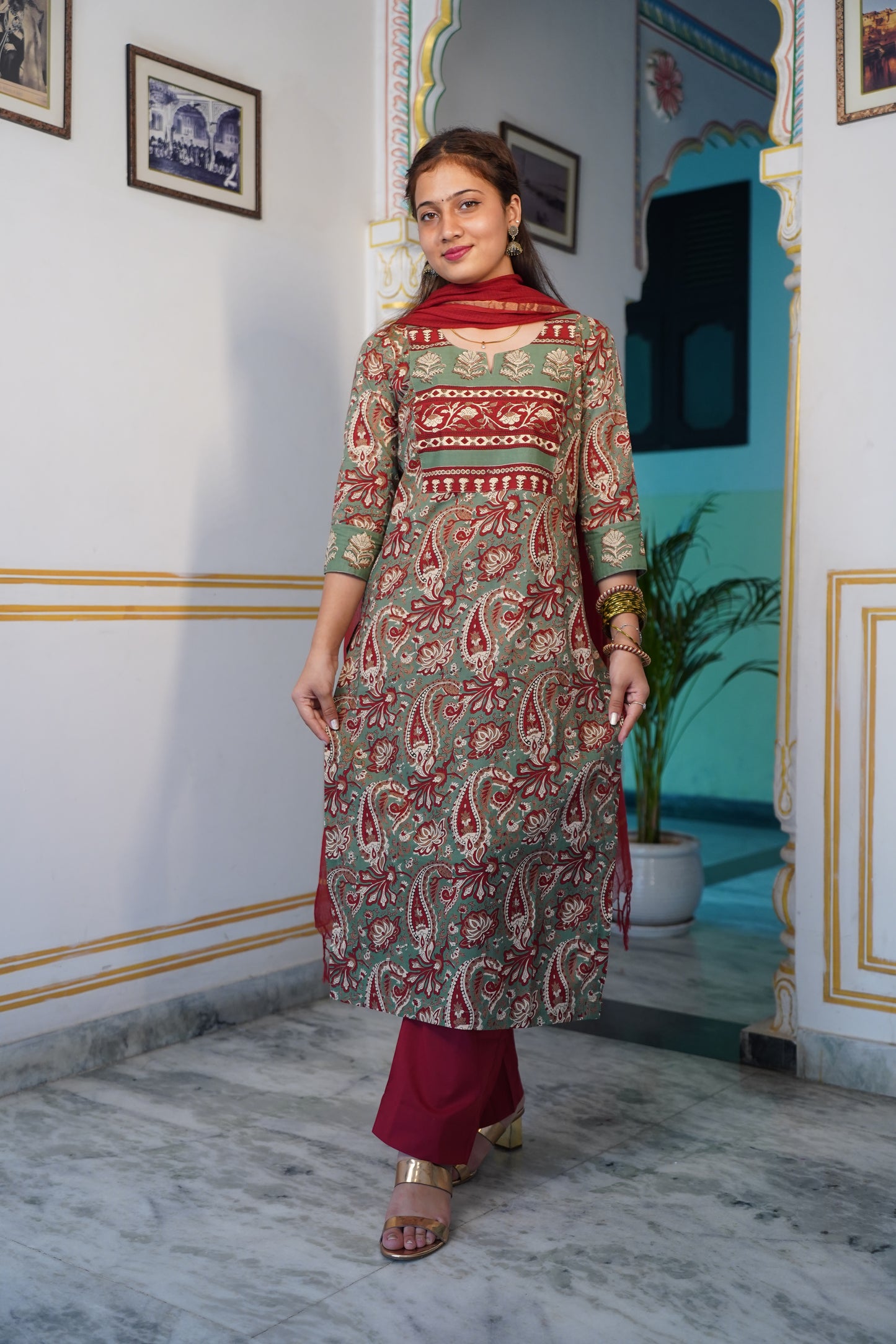GULLISTHA Cotton Suit Set With Yoke And Border On Neck And On Sleeves With Plan Kota Doriya Dupatta