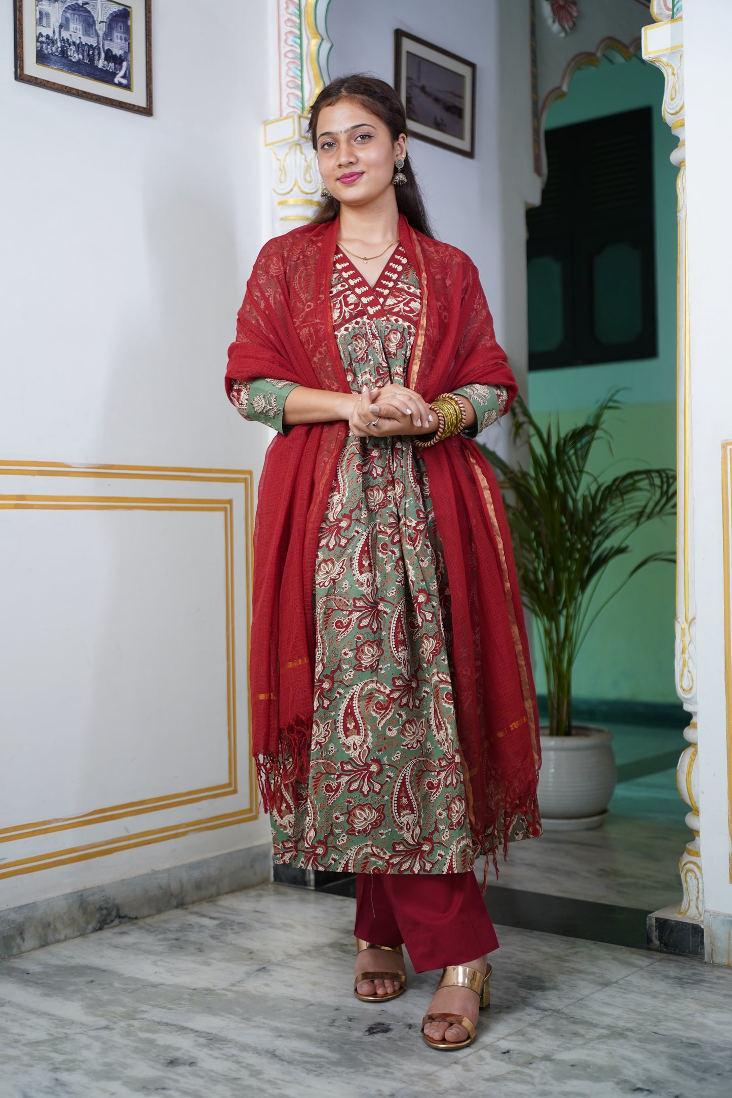 GULLISTHA Cotton Suit Set And Border On Neck And On Sleeves With Plan Kota Doriya Dupatta