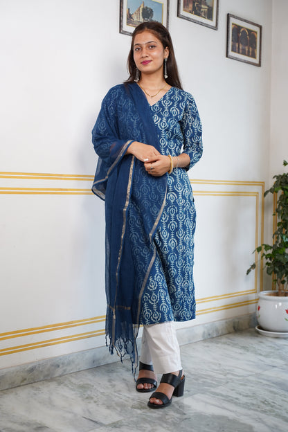 Neelgiri 2 handblock straight fit kurti with plain pant and Plan kota doriya dupatta or Shibori Bhandej Dupatta
