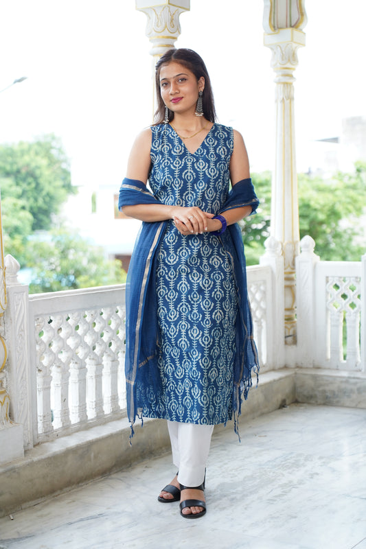 Neelgiri 2 handblock straight fit kurti with plain pant and Plan kota doriya dupatta or Shibori Bhandej Dupatta