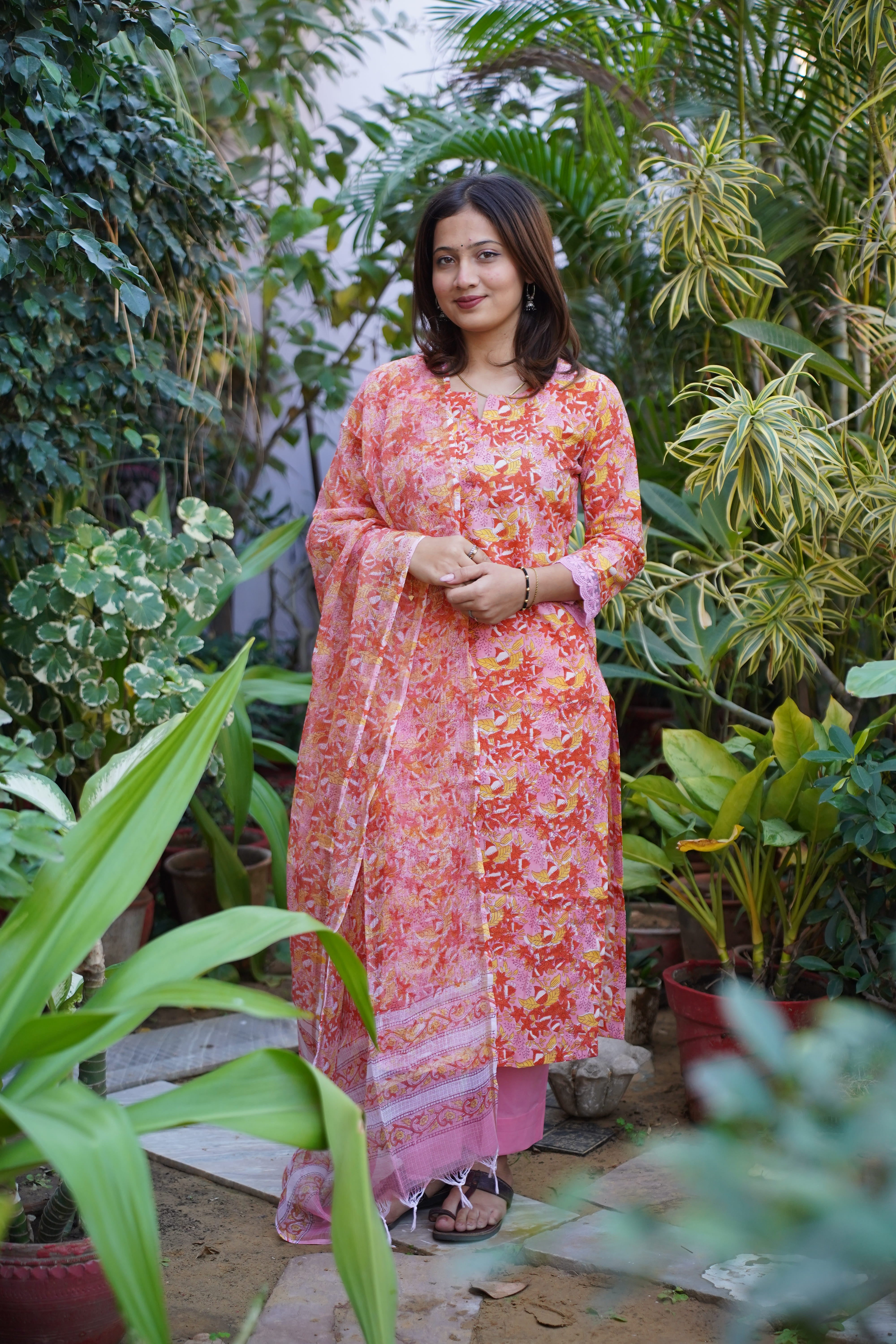 "Kasriya Noor" Straight Kurta and plan Pant with Kota doriya dupatta