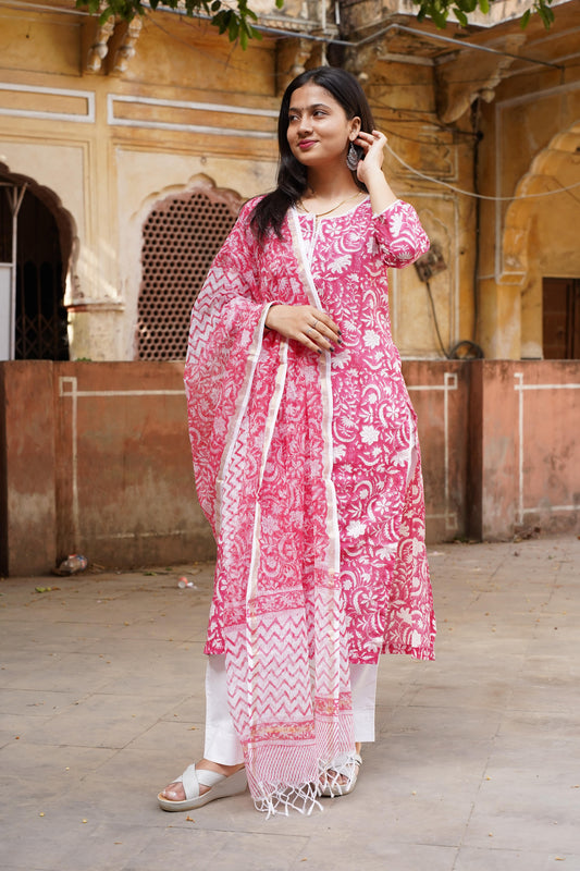 Gulaabi Noor Handblock Print Straight Kurti with Plain Pant & Kota Doriya Dupatta
