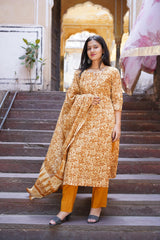 Sunehri Sitara Block Print Straight Kurti with Plain Pant & Cotton Dupatta