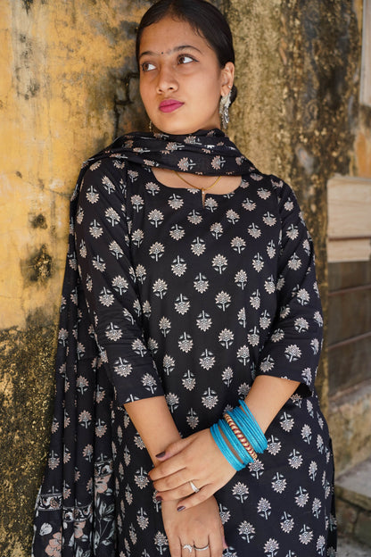 Suramya Block Print Straight Kurti with Plain Pant & Cotton Dupatta