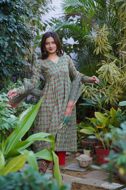"Heer"  Alia Kurta and plan Pant with Kota doriya dupatta