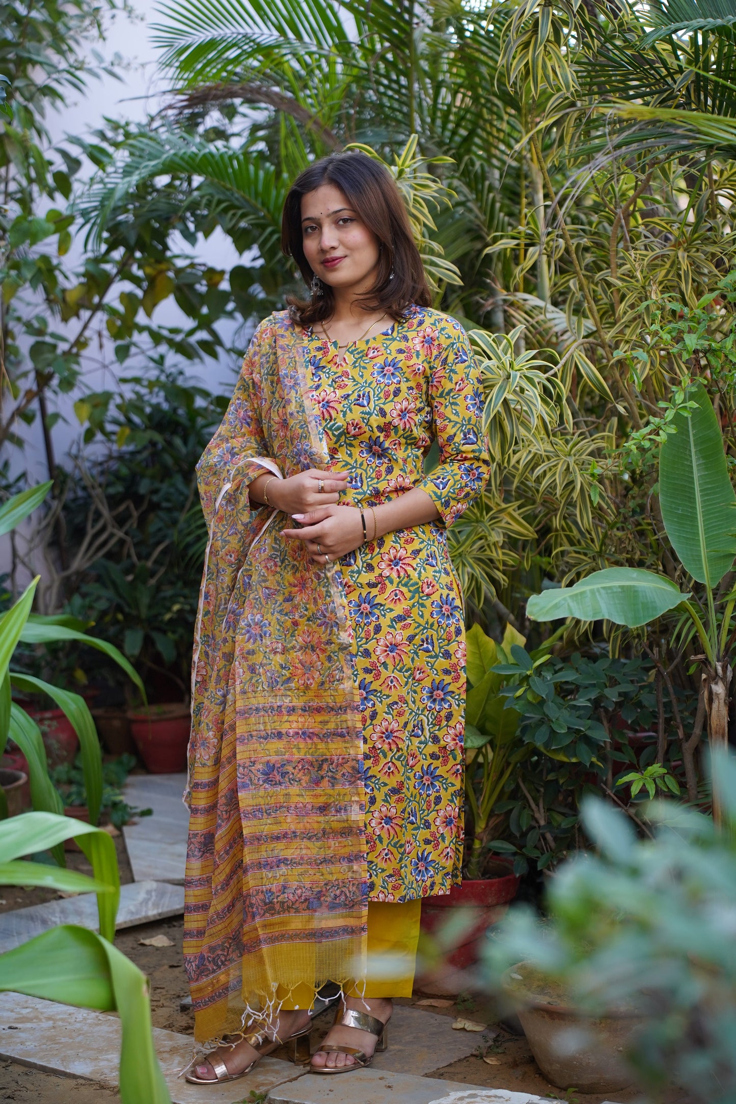 "Suhani" Straight Kurta and plan Pant with Kota doriya dupatta