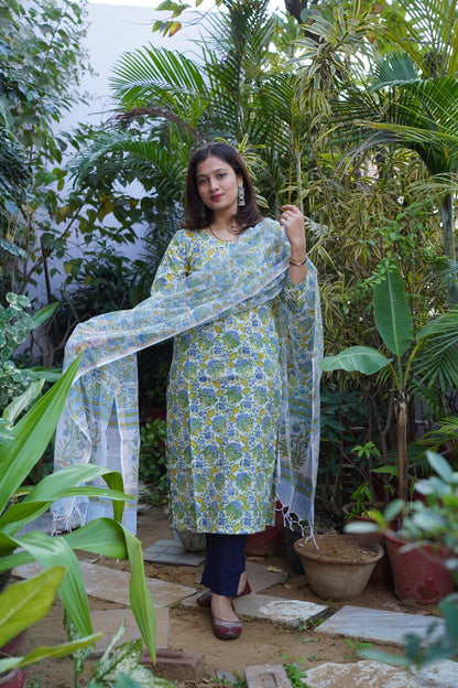 "AAFREEN" Straight Kurta and plan Pant with Kota doriya dupatta