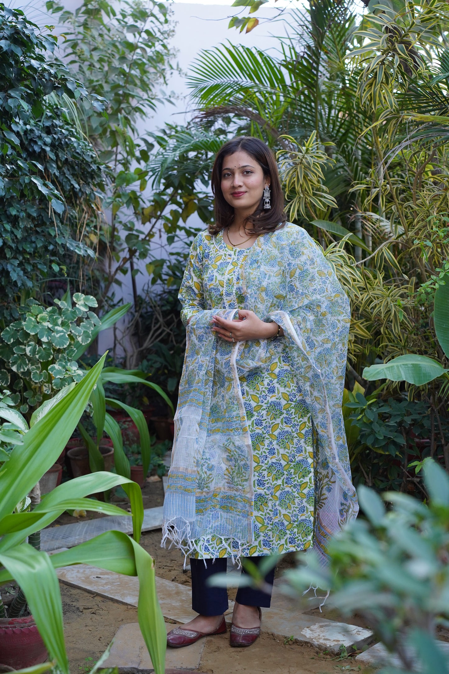 "AAFREEN" Straight Kurta and plan Pant with Kota doriya dupatta