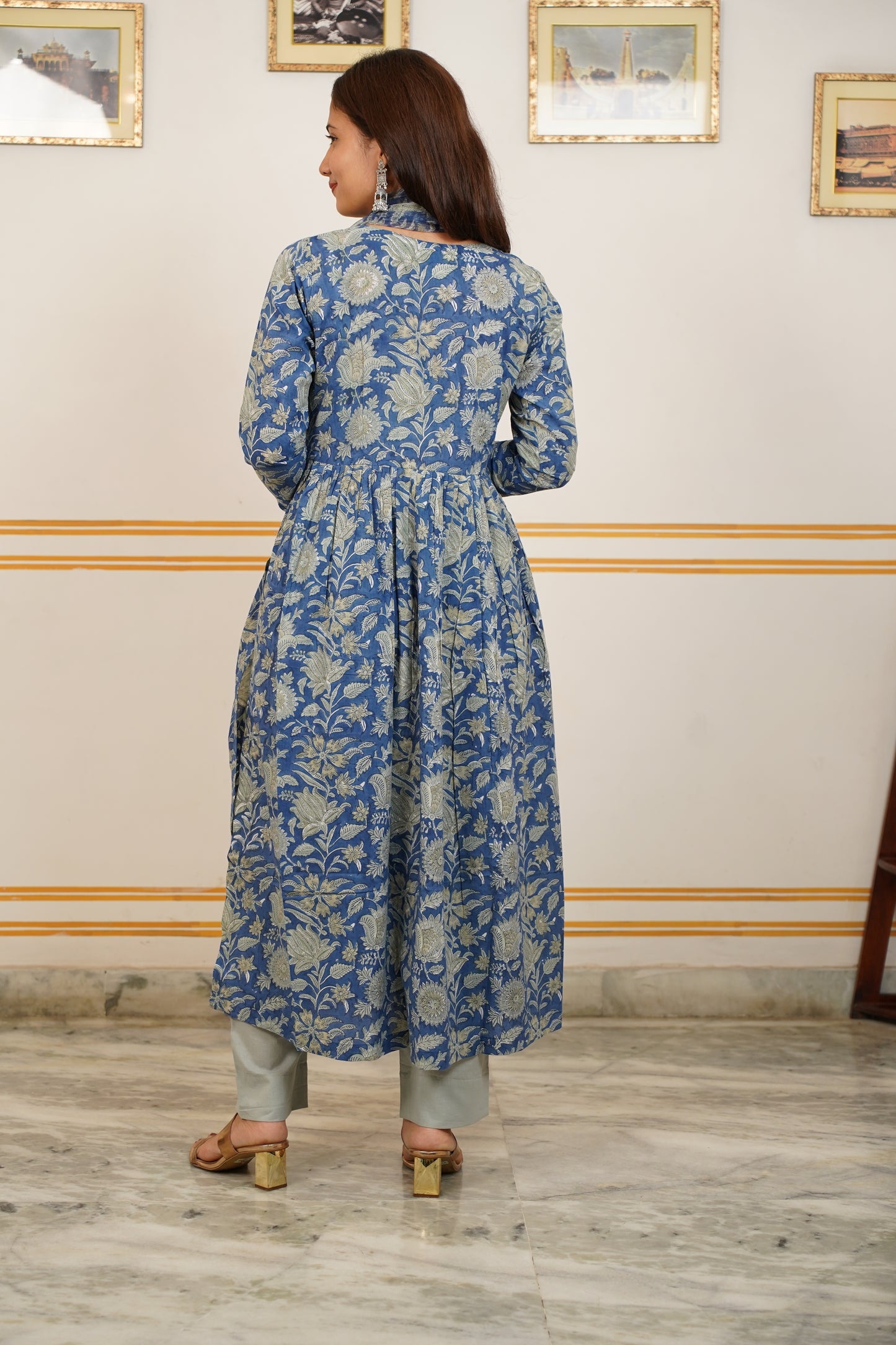APSARA Handblock Alia Kurti With Plain Pant And Kota Doriya Dupatta