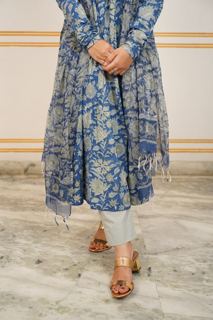 APSARA Handblock Alia Kurti With Plain Pant And Kota Doriya Dupatta