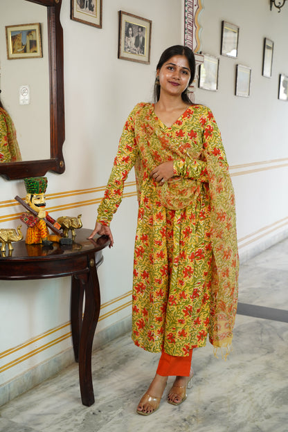 SAFFRON Handblock Alia Kurti With Plain Pant And Kota Doriya Dupatta