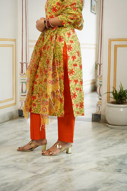 SAFFRON Handblock Straight Kurti With Plain Pant And Kota Doriya Dupatta