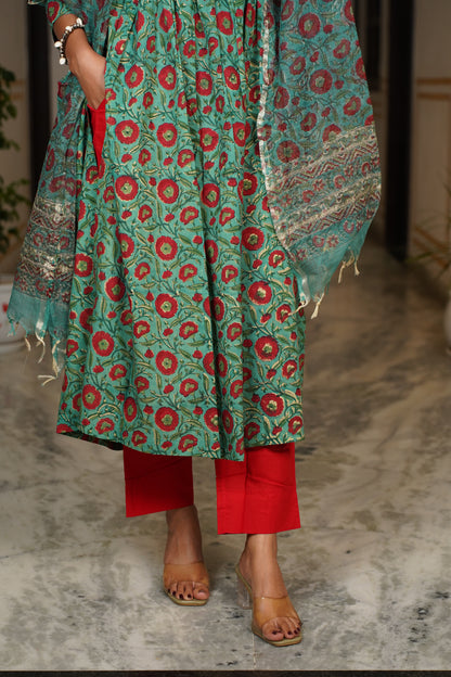 SAKHI Handblock Alia Kurti With Plain Pant And Kota Doriya Dupatta