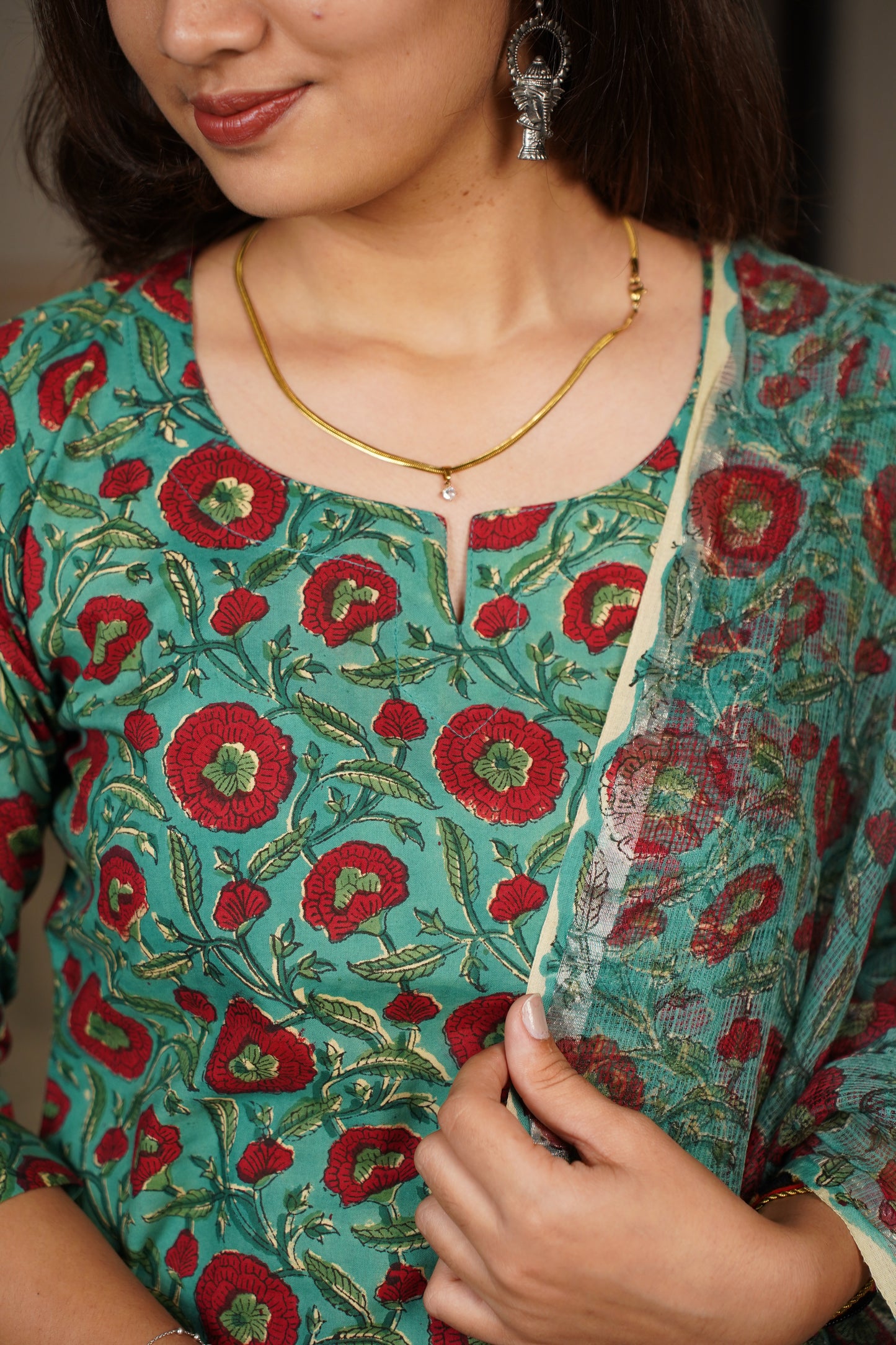 SAKHI Handblock Straight Kurti With Plain Pant And Kota Doriya Dupatta