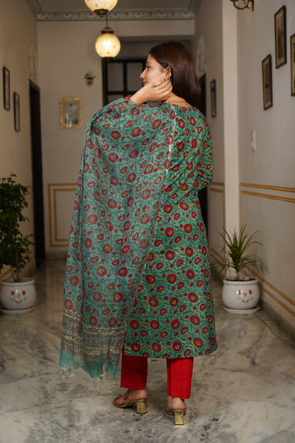 SAKHI Handblock Straight Kurti With Plain Pant And Kota Doriya Dupatta