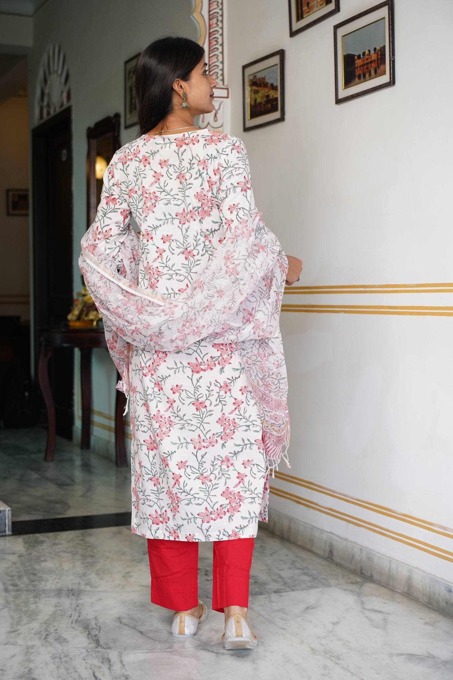 "DHUNKI"Handblock Straight Kurti With Plain Pant And Kota Doriya Dupatta