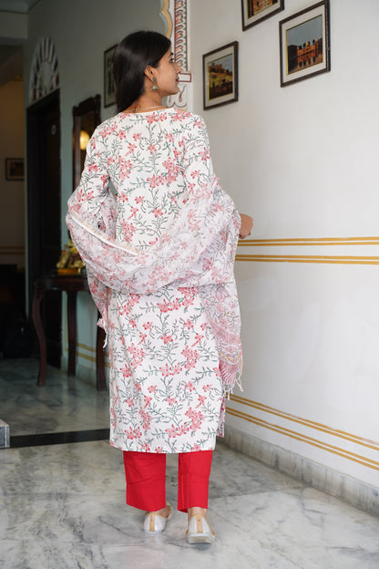 "DHUNKI"Handblock Straight Kurti With Plain Pant And Kota Doriya Dupatta