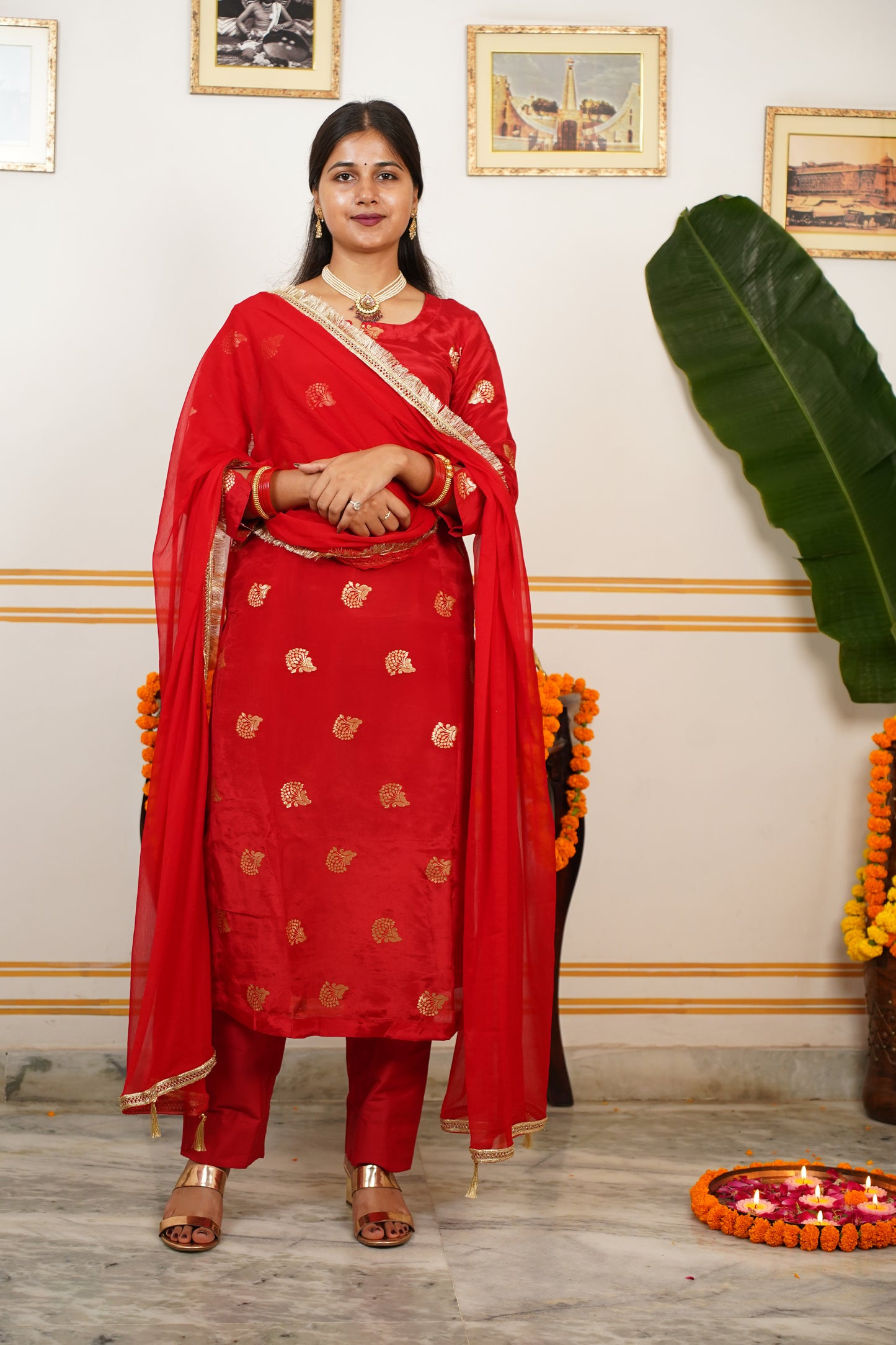 "SINDOOR" HO Silk kurti With Lining and Cotton Silk Pant With Chamunda Chiffon Golden Lace And Tussles Dupatta