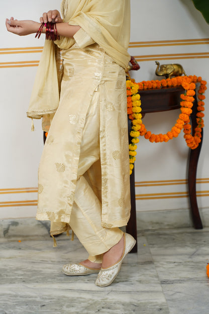 "SANGAMARMAR" HO Silk Kurti With Lining And Cotton Silk Pant With Chamunda Chiffon Golden Lace And Tussles Dupatta