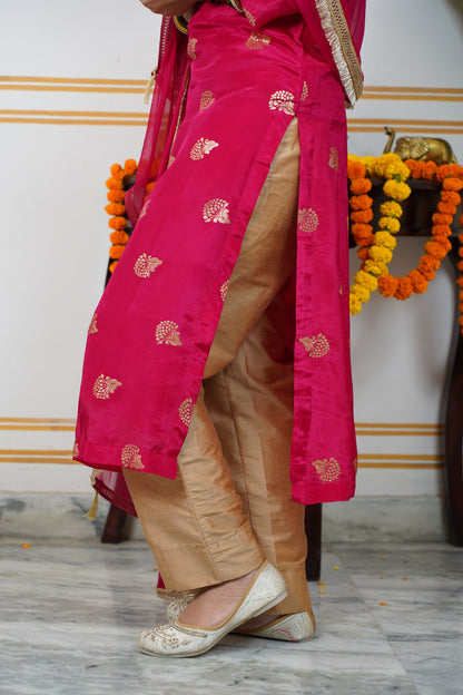 "RANI" HO Silk kurti With Lining and Cotton Silk Pant With Chamunda Chiffon With Golden Lace And Tussles Dupatta
