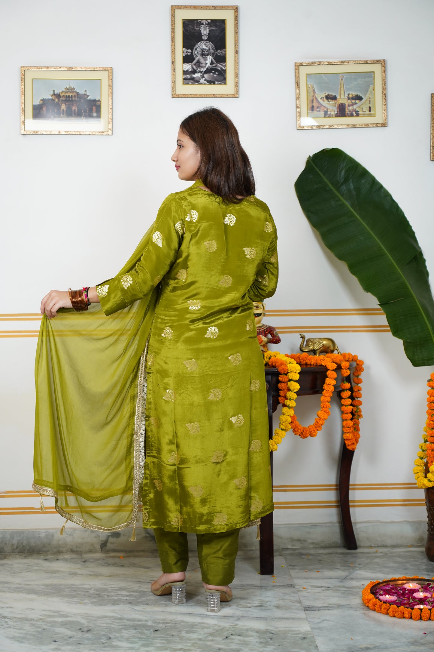 "AMAIRA" HO Silk Kurti With Lining And Cotton Silk Pent With Chamunda Chiffon Golden Lace And Tussles Dupatta