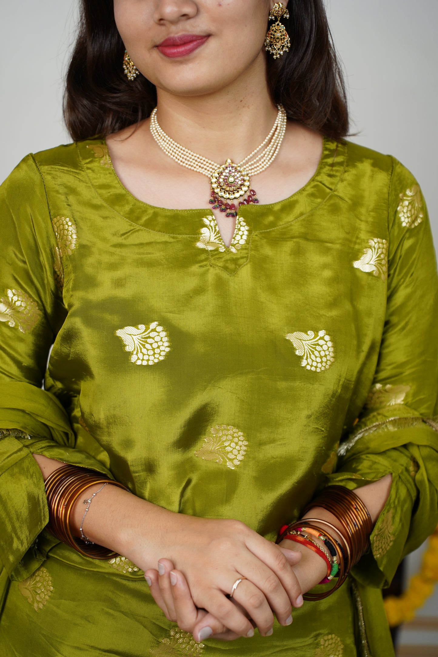 "AMAIRA" HO Silk Kurti With Lining And Cotton Silk Pent With Chamunda Chiffon Golden Lace And Tussles Dupatta