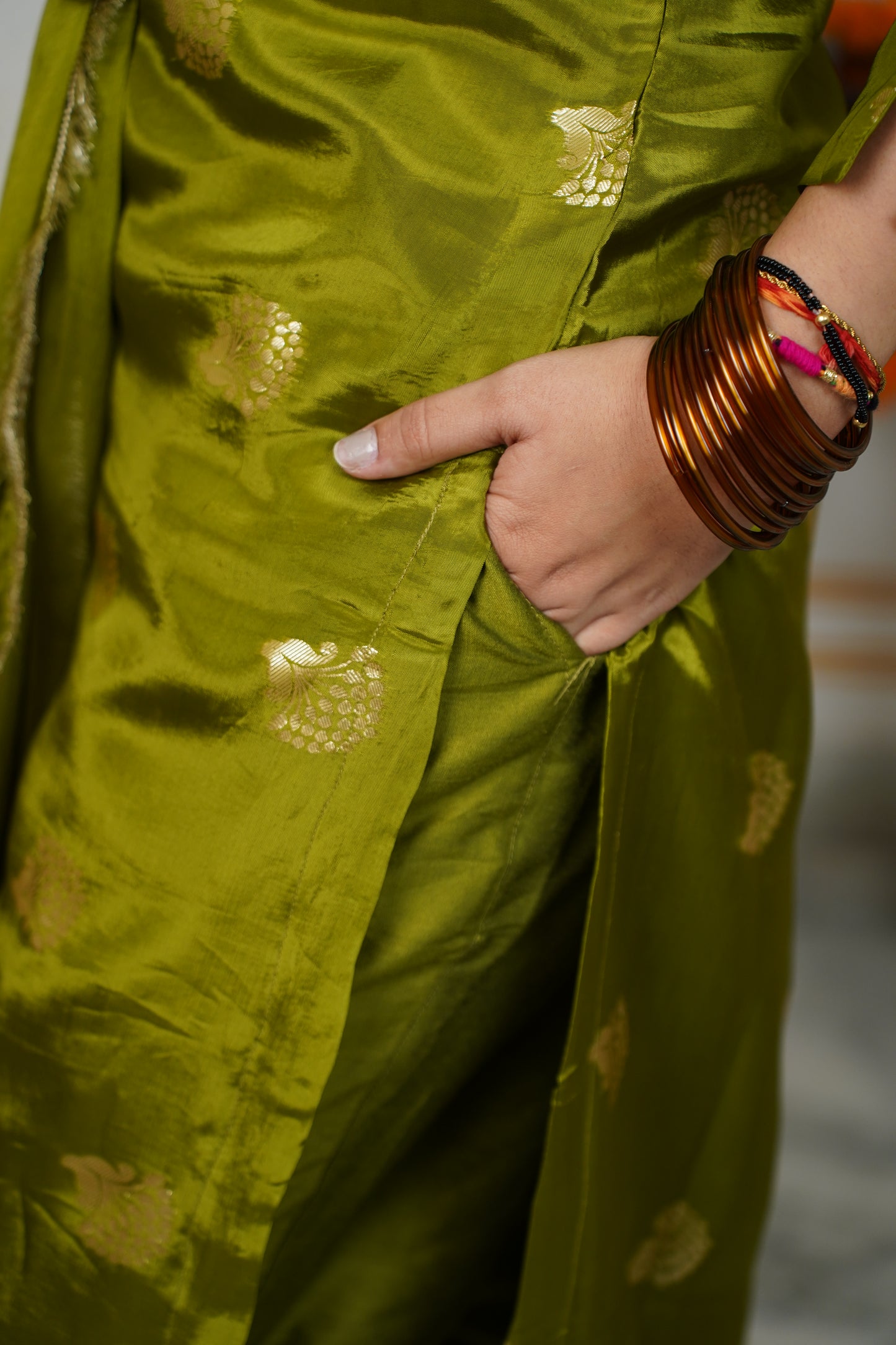 "AMAIRA" HO Silk Kurti With Lining And Cotton Silk Pent With Chamunda Chiffon Golden Lace And Tussles Dupatta