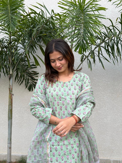 "HARINI" Straight Kurta and plan Pant with Kota doriya dupatta